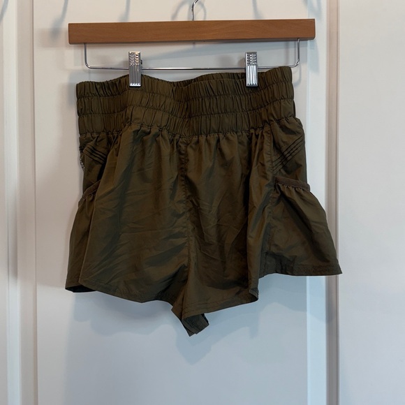 FP MOVEMENT BY FREE PEOPLE Women's Get Your Flirt On Shorts Size S In Dark Olive - Picture 6 of 6